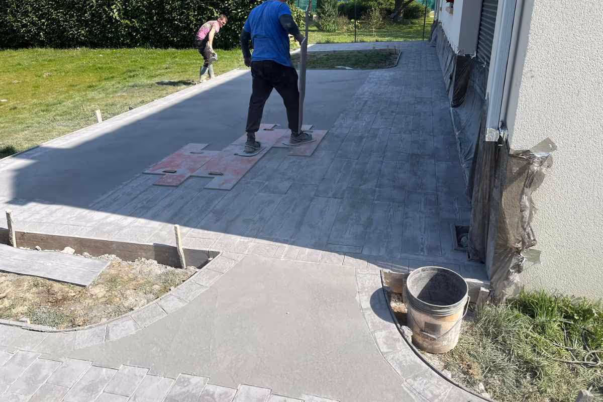 Impression motif  plancher naturel béton imprimé extérieur
